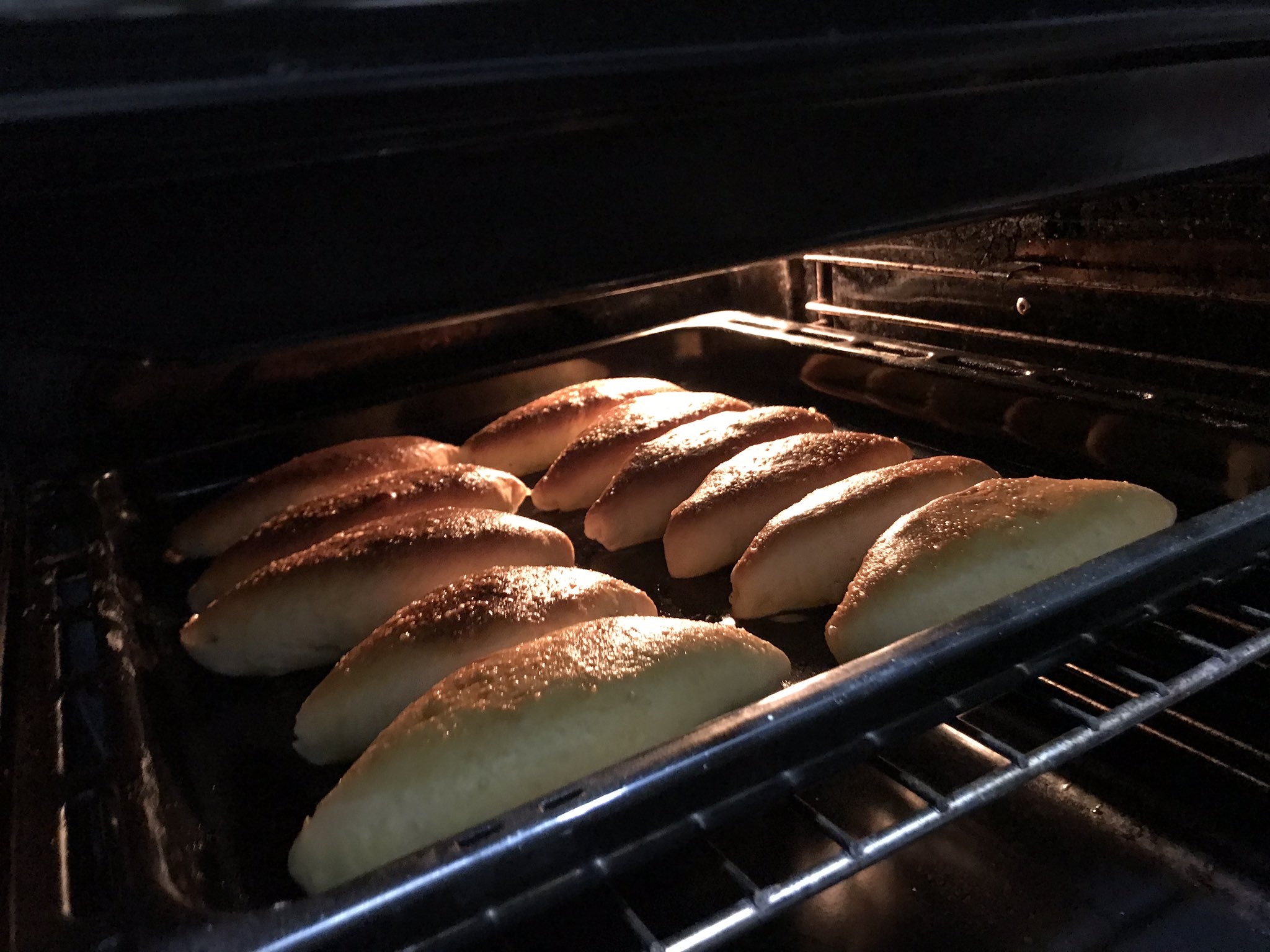 Le four à gaz ne cuit pas bien sur le dessus. que faire si le fond brûle dans un four à gaz