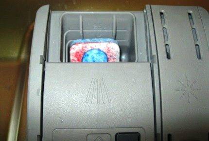 Examen des tablettes Somat pour lave-vaisselle: types, avantages et inconvénients, avis des clients