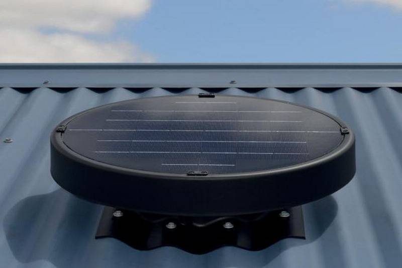 Ventilation sur le toit d'une maison privée : construction d'un conduit d'air à travers le toit