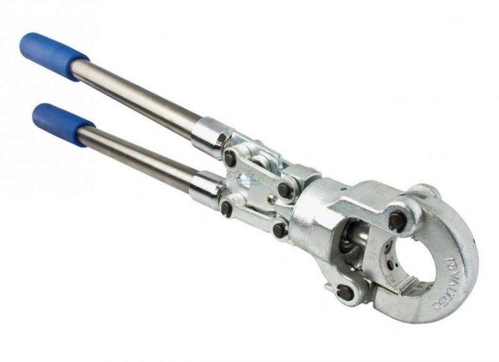 Comment travailler avec des tuyaux multicouches: un aperçu des méthodes de connexion et des méthodes de pliage