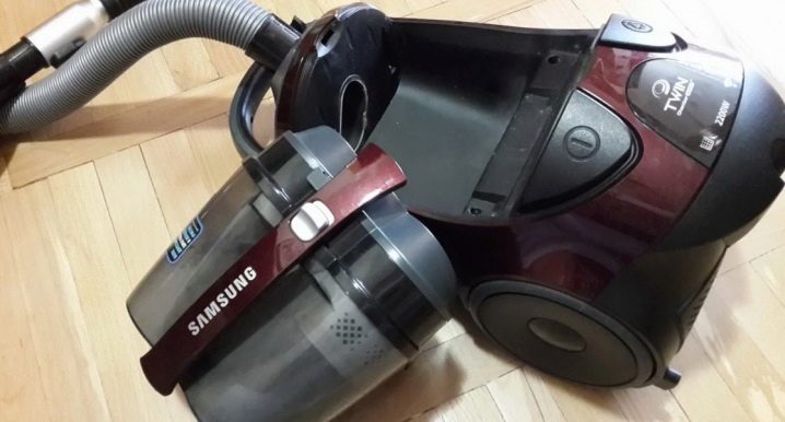 Test de l'aspirateur Samsung SW17H9071H avec aquafiltre : un triple coup à la pollution