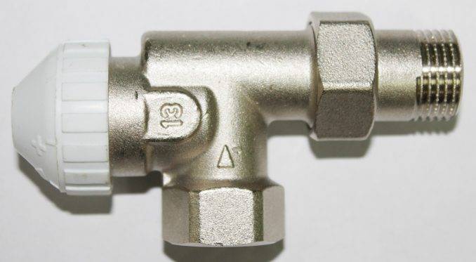 Régulateurs de température pour batteries de chauffage : sélection et installation de régulateurs de température