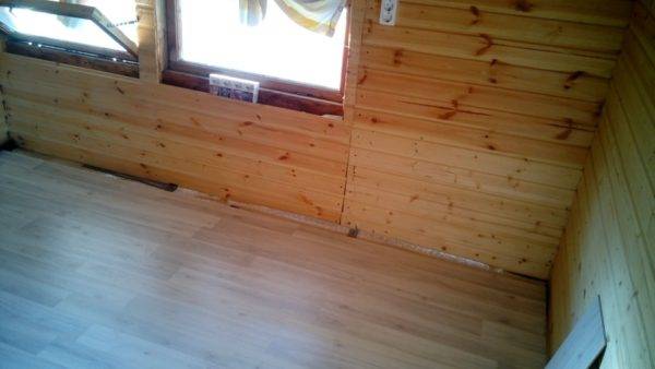 Comment faire un sol chauffé à l'eau sous linoléum: règles de conception et aperçu de la technologie d'installation