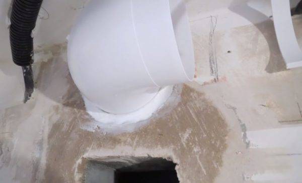 Est-il possible de percer un conduit de ventilation et de modifier la conception du puits de ventilation ?