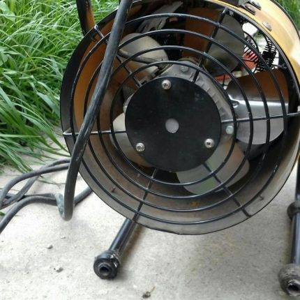 Décapeurs thermiques : aperçu de la gamme du marché et conseils pour choisir un appareil spécifique