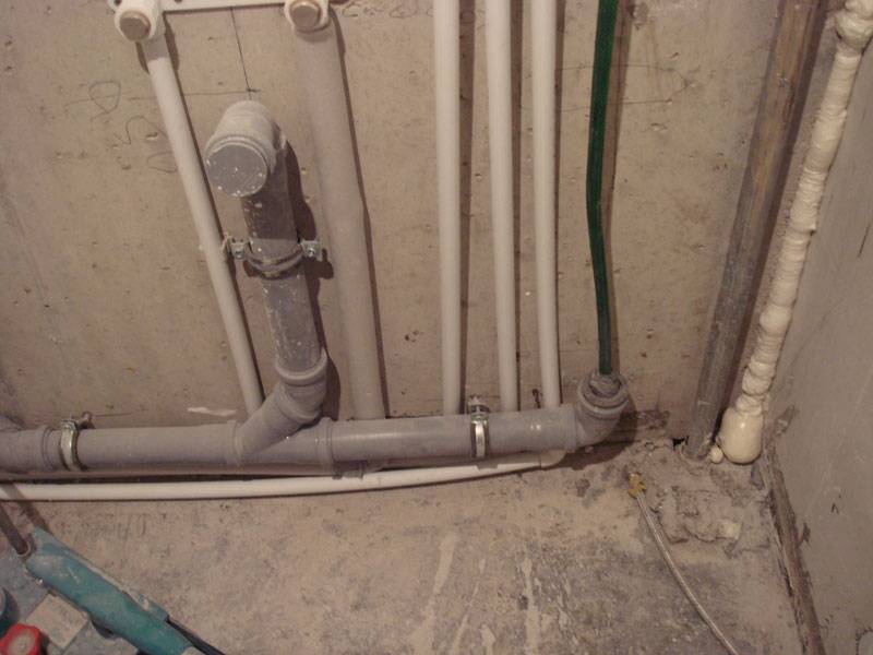 Remplacement des canalisations d'égout dans un appartement : comment changer les canalisations d'égout, nettoyage à faire soi-même, diamètre, réparation et isolation, installation avec exemples