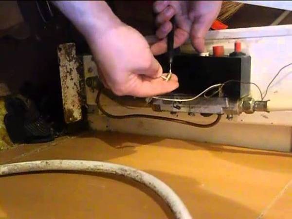 Que faire si la chaudière à gaz est soufflée par le vent: causes de l'atténuation de la chaudière et méthodes de résolution du problème