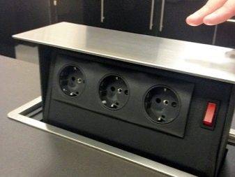 Comment les prises de comptoir rétractables sont disposées et comment les installer vous-même