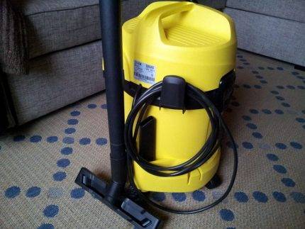 Test de l'aspirateur Karcher VC 3 : l'aspirateur parfait pour les surfaces lisses