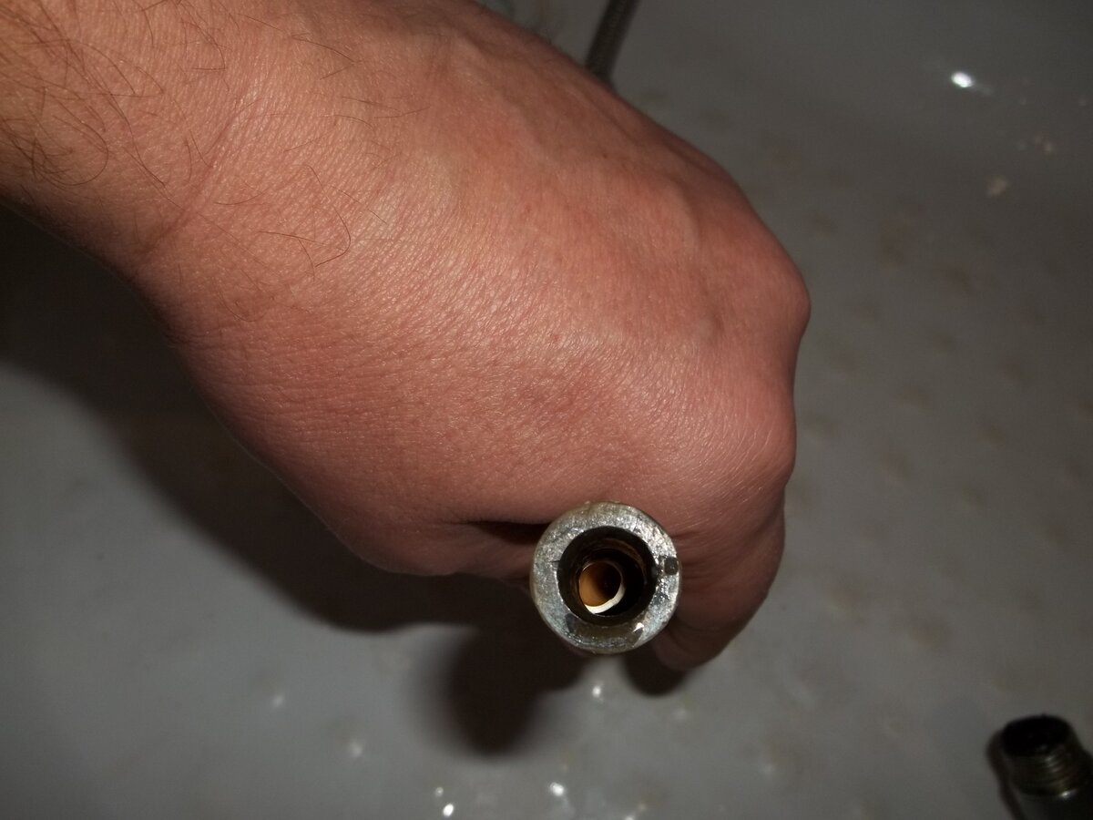 Comment démonter et réparer une pomme de douche