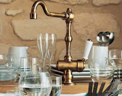 Dispositif de robinet de cuisine : en quoi consistent les robinets typiques et comment ils fonctionnent