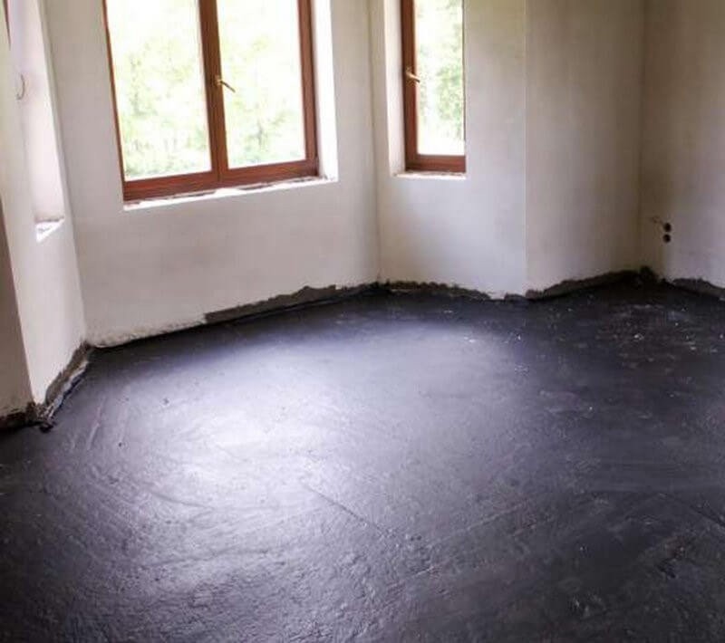 Pourquoi le plafond de la salle de bain fuit-il ?