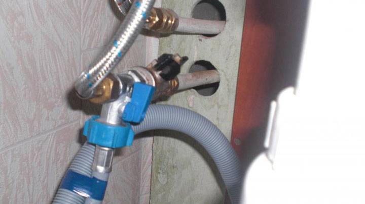 Installation d'un lave-vaisselle Bosch : comment installer et connecter correctement un lave-vaisselle