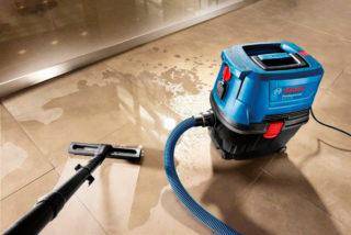 Présentation de l'aspirateur Bosch GL 30 : un employé à budget standard - pratique et sans fioritures
