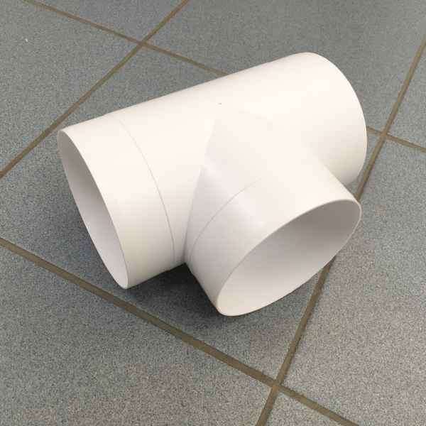 Tuyaux de ventilation en plastique pour hottes aspirantes (42 photos): application pour la ventilation dans une maison privée et dans un bain public et installation à faire soi-même, canaux de 100 et 120 mm et choix de la section souhaitée