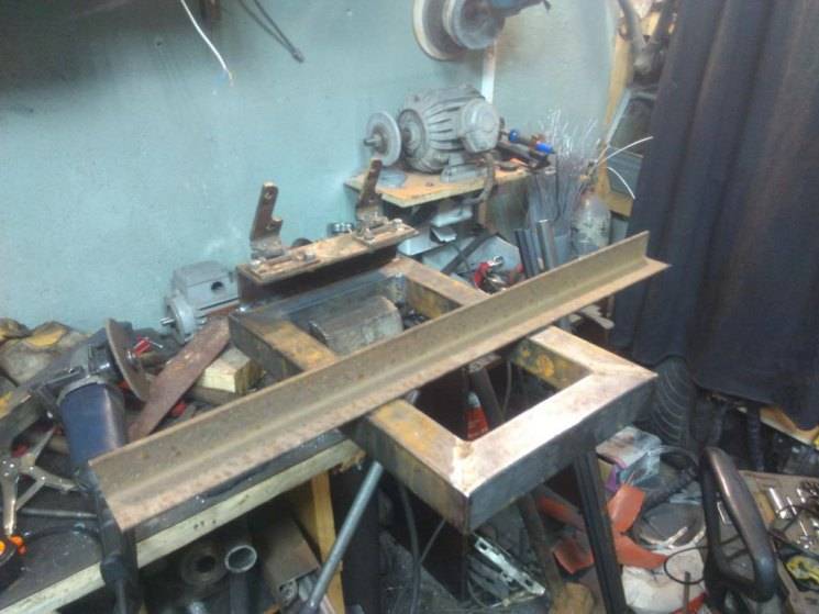 Machine de découpe pour le métal à faire soi-même: schéma et procédure d'assemblage de produits faits maison