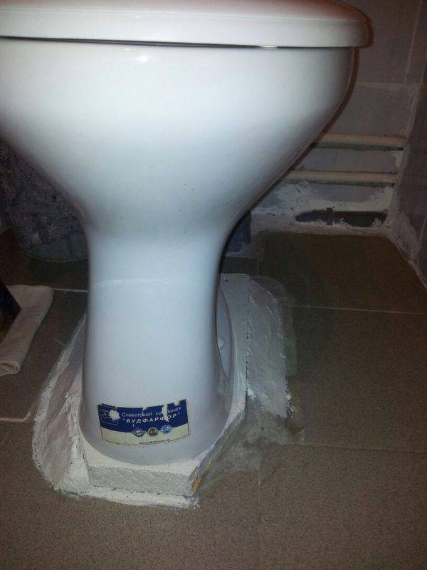 Installer une toilette sur un sol en bois: instructions étape par étape et analyse des caractéristiques d'installation