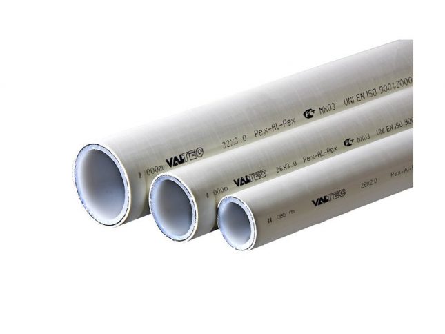 Quels tuyaux sont meilleurs et moins chers: métal-plastique ou polypropylène