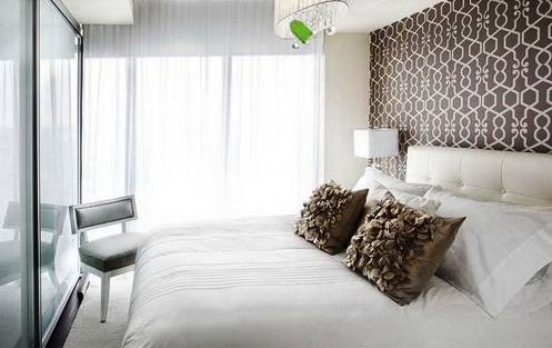 5 belles idées pour utiliser deux papiers peints différents dans votre chambre