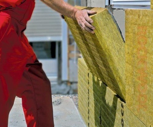 Comment isoler un appartement froid de l'intérieur : matériaux adaptés + notice de pose