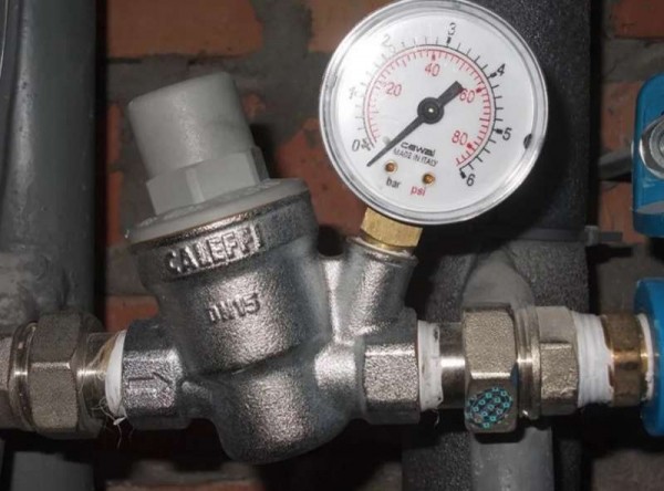 Limiteur de pression d'eau : principe de fonctionnement, appareil, types, meilleurs modèles, notice d'installation, de réglage et d'entretien