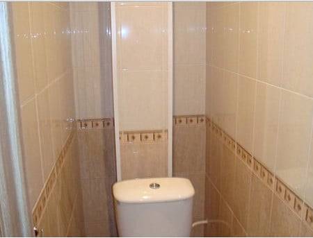 Comment joindre le tuyau et la colonne montante dans les toilettes si leurs diamètres ne correspondent pas ?