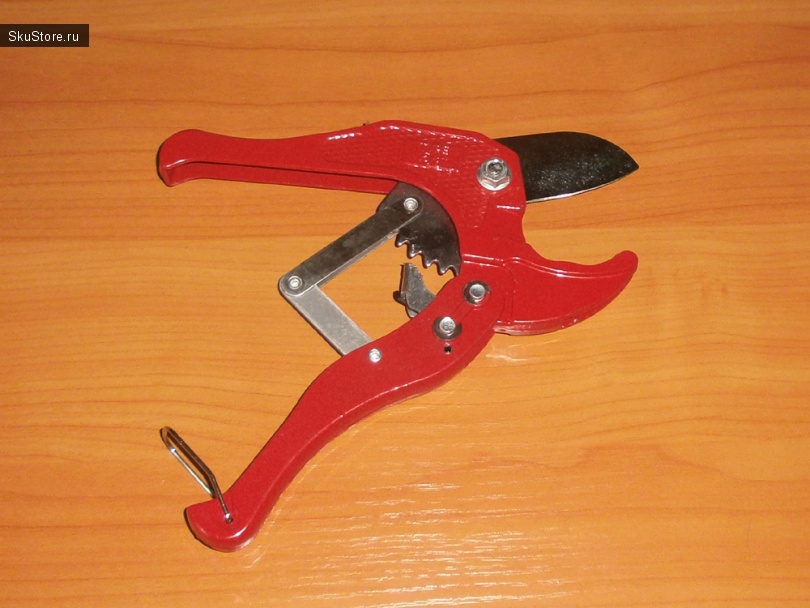 Ciseaux pour couper les tuyaux en plastique - comment les choisir et les utiliser