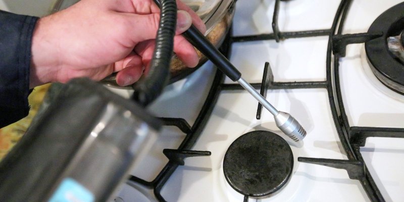 Remplacement d'une cuisinière à gaz dans un appartement : amendes, lois, règles et autres aspects juridiques