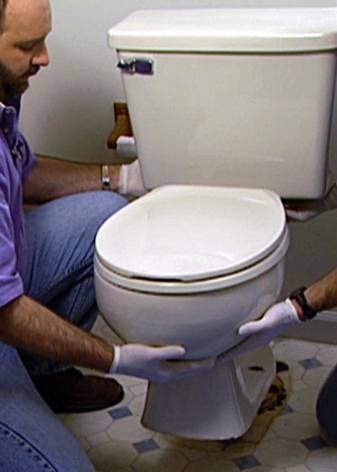 Installer une toilette au sol de vos propres mains et la raccorder à l'égout