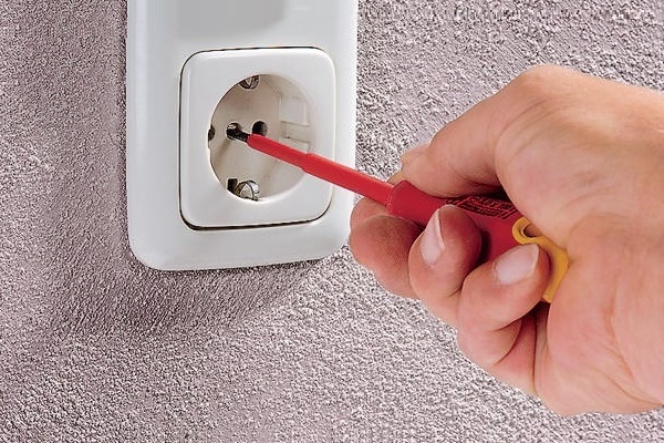 Installation de prises à faire soi-même