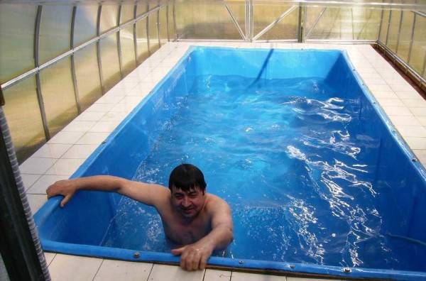 Comment faire une piscine dans le pays de vos propres mains: les meilleures options et master classes