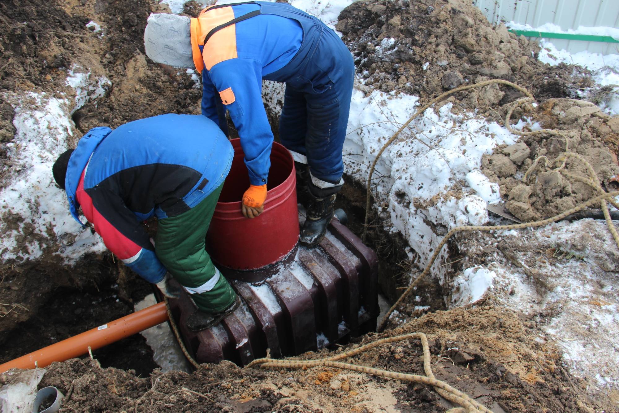 Installation d'une fosse septique : comment économiser sur l'installation ? Instructions détaillées.