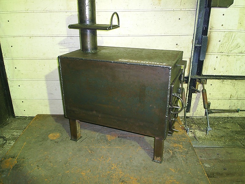 Instructions pour fabriquer un simple poêle à ventre avec vos propres mains