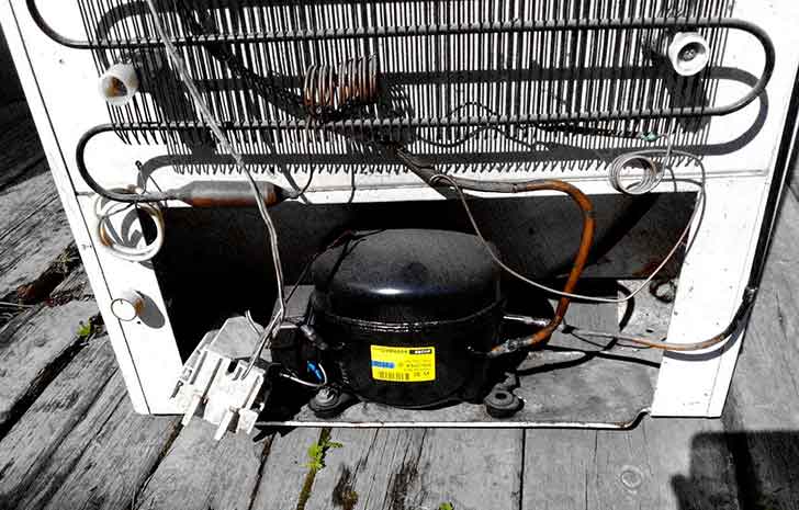 Le réfrigérateur s'allume et s'éteint souvent : qu'est-ce qui pourrait être, que faire, des solutions, des conseils d'experts