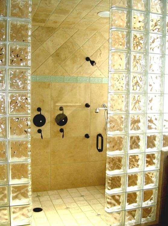 Salle de douche à faire soi-même pour une maison en bois