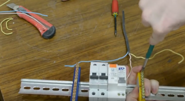 Comment connecter une machine différentielle : schémas de connexion possibles + instructions étape par étape