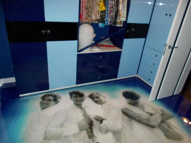 La cuvette de toilette dorée de Bari Alibasov et d'autres délices intérieurs de l'artiste