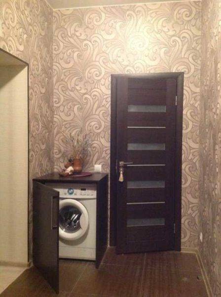 Comment connecter indépendamment la machine à laver à l'alimentation en eau, aux égouts et à l'électricité