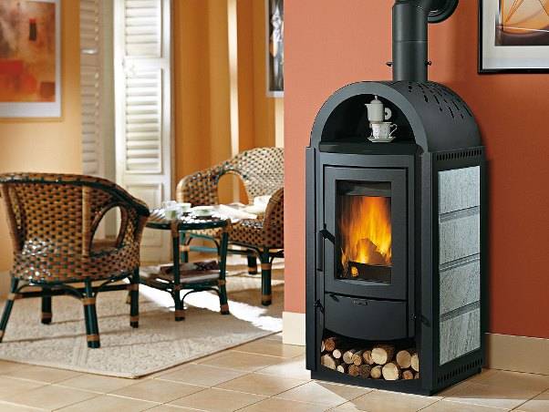 Comment choisir un poêle-cheminée pour chauffer une maison de campagne