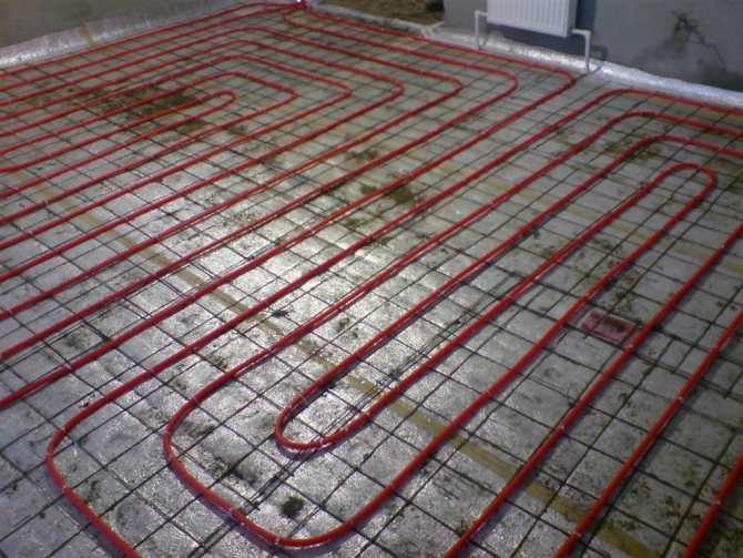 Comment poser du polyéthylène réticulé pour le chauffage au sol: pose de tuyaux à faire soi-même