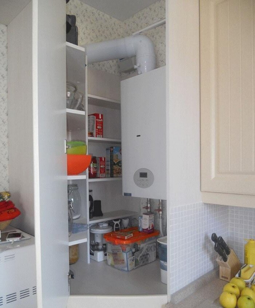 Comment cacher une chaudière à gaz dans la cuisine: les meilleures options de conception et astuces de déguisement