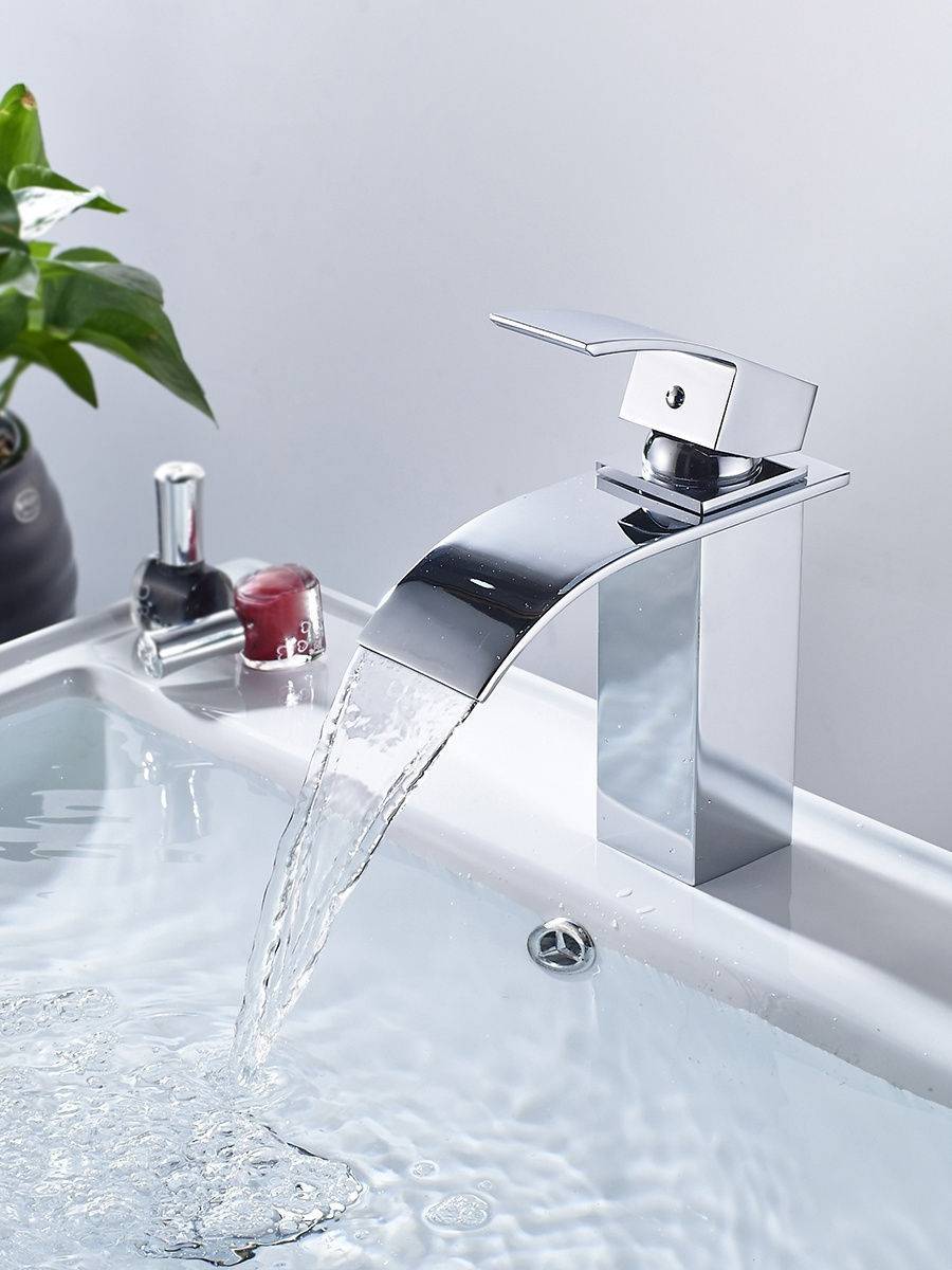 Robinet cascade pour évier - types, caractéristiques, fonctionnement