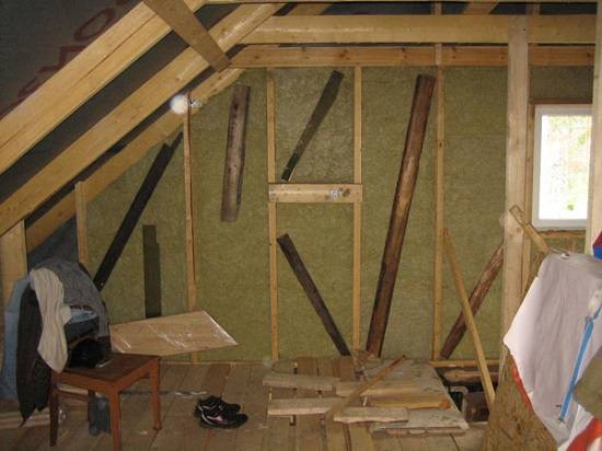 Mieux vaut isoler le grenier - choisissez le matériau