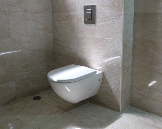 Comment choisir une toilette suspendue : quelle est la meilleure et pourquoi + aperçu des fabricants