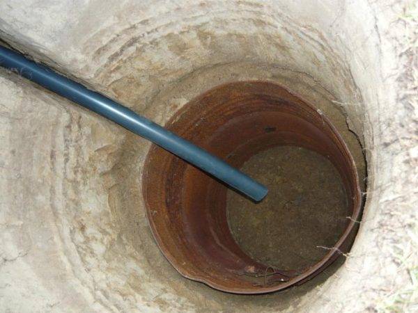 Comment faire une fosse de drainage: exigences de construction et exemple de construction de bricolage