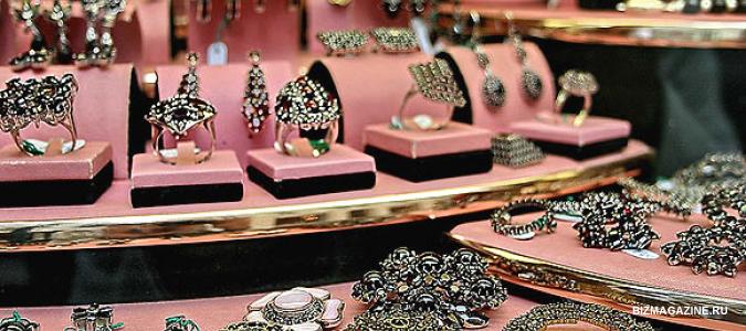 5 façons pratiques et belles de ranger les bijoux et la bijouterie