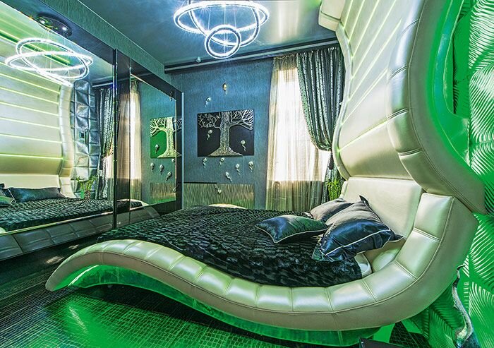 La cuvette de toilette dorée de Bari Alibasov et d'autres délices intérieurs de l'artiste