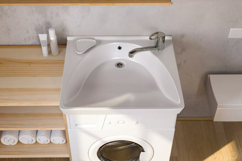 Comment installer un évier au-dessus d'une machine à laver