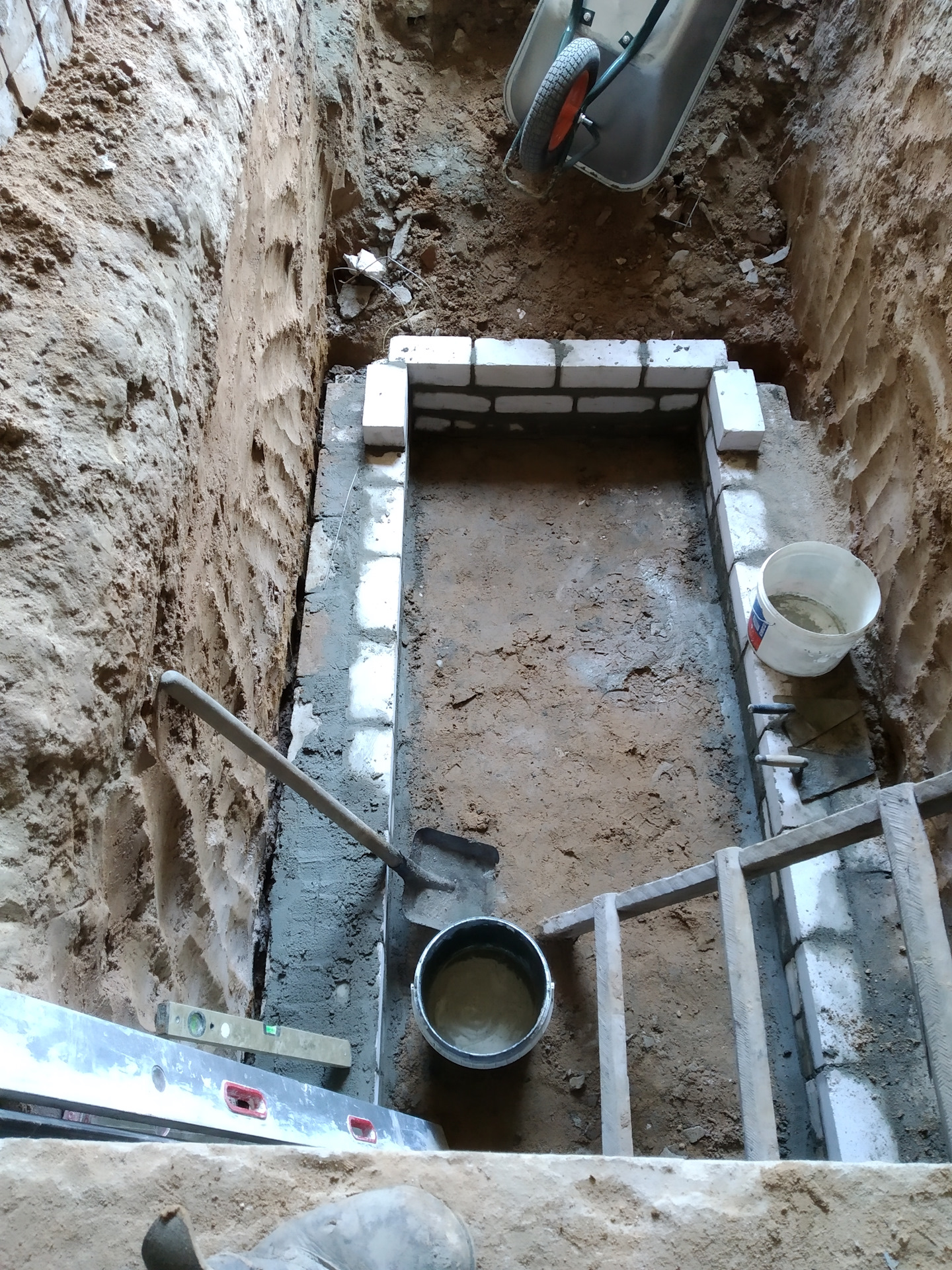 Ventilation de la fosse d'inspection dans le garage: les spécificités de l'agencement du système d'échange d'air