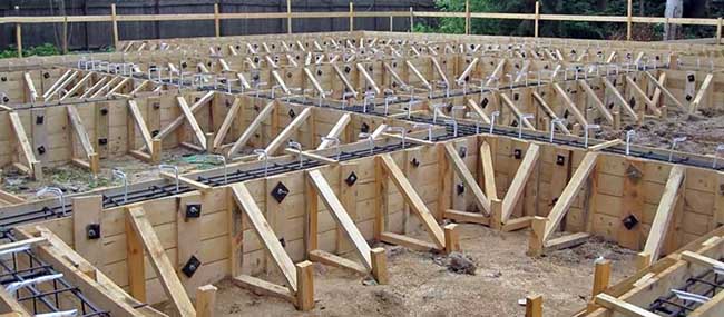 Comment faire un coffrage pour la fondation de vos propres mains: instruction sur la disposition + conseils d'experts